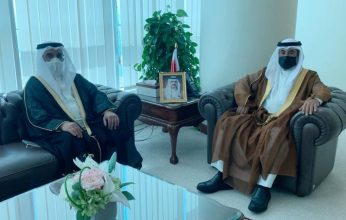 وزير شؤون مجلسي الشورى والنواب البحرينى يستقبل السفير أحمد الهاجرى