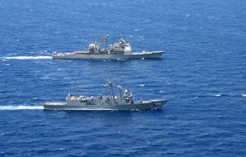 البحرية المصرية ونظيرتها الأمريكية تنفذان تدريباً مشتركاً بالبحر الأحمر