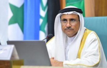 البرلمان العربي: تمزيق نسخة من المصحف الشريف بهولندا يشكل تحديا سافرا للمسلمين