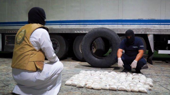 السعودية.. إحباط 6 محاولات لتهريب أكثر من 1.1 مليون حبة كبتاجون بمنفذ الحديثة السعودية.. إحباط 6 محاولات لتهريب أكثر من 1.1 مليون حبة كبتاجون بمنفذ الحديثة