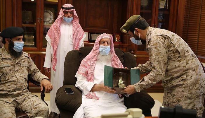 مفتي السعودية يستقبل وفداً من منسوبي الإدارة العامة للشؤون الدينية للقوات المسلحة مفتي السعودية يستقبل وفداً من منسوبي الإدارة العامة للشؤون الدينية للقوات المسلحة