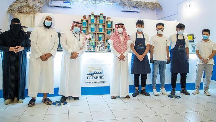 جولة تفقدية لنائب أمير منطقة حائل لعدداً من المشاريع الرياضية والشبابية بالمنطقة جولة تفقدية لنائب أمير منطقة حائل لعدداً من المشاريع الرياضية والشبابية بالمنطقة