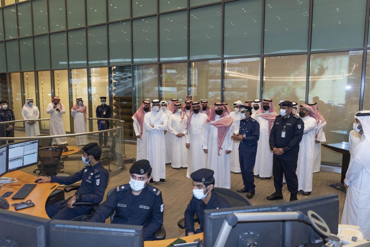 بالصور.. زيارة وزير الداخلية السعودي إلى مركز القيادة الوطني في قطر 1 khaligyoun14327