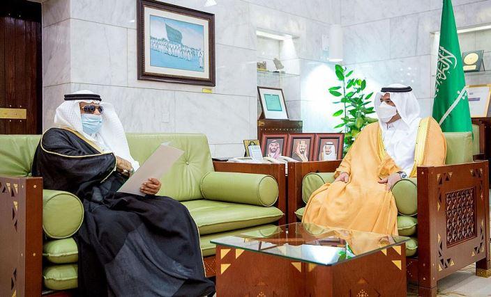 أمير الرياض بالنيابة يستقبل رئيس مجلس إدارة جمعية تيسير أمير الرياض بالنيابة يستقبل رئيس مجلس إدارة جمعية تيسير