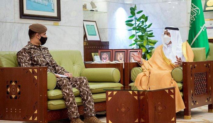 أمير الرياض بالنيابة يلتقي قائد القوة الخاصة للأمن البيئي بالمنطقة أمير الرياض بالنيابة يلتقي قائد القوة الخاصة للأمن البيئي بالمنطقة