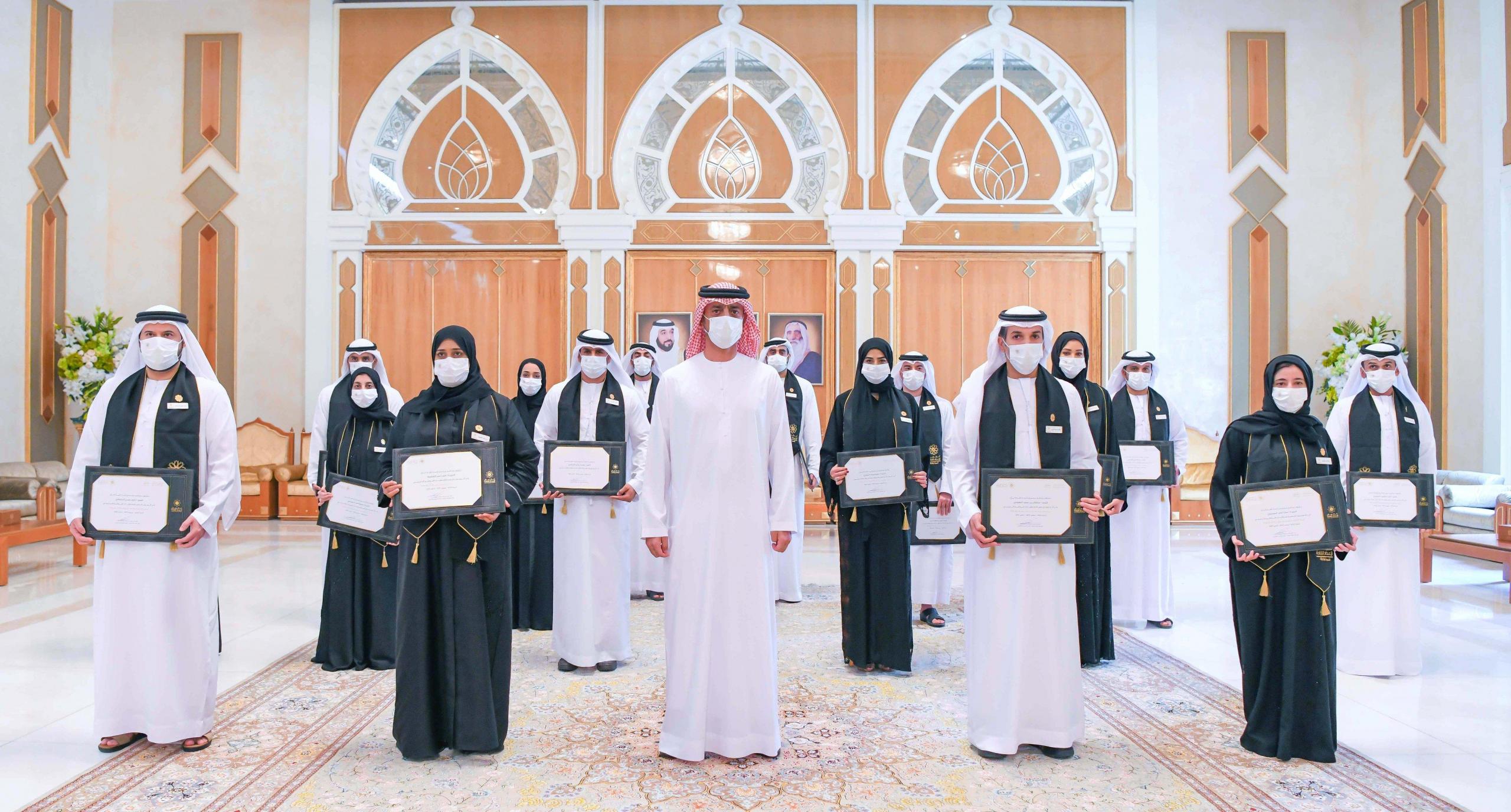 إعداد القادة بعجمان.. قيادات قادرة على التحدي والتطلع للمستقبل إعداد القادة بعجمان.. قيادات قادرة على التحدي والتطلع للمستقبل