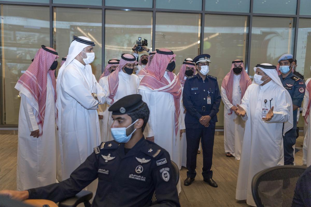بالصور.. زيارة وزير الداخلية السعودي إلى مركز القيادة الوطني في قطر 3 khaligyoun23084
