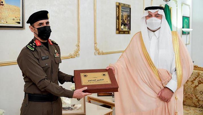 أمير منطقة الحدود الشماليّة يستقبل مدير شرطة المنطقة أمير منطقة الحدود الشماليّة يستقبل مدير شرطة المنطقة