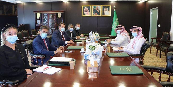 السعودية.. سفير خادم الحرمين يلتقي منسق الشؤون الإنسانية للأمم المتحدة السعودية.. سفير خادم الحرمين يلتقي منسق الشؤون الإنسانية للأمم المتحدة