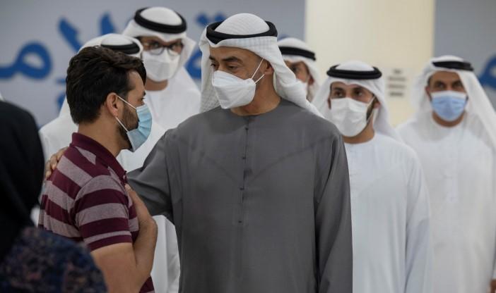 ولي عهد أبوظبي يطلع على الخدمات المقدمة للعائلات الأفغانية بمدينة الإمارات الإنسانية ولي عهد أبوظبي يطلع على الخدمات المقدمة للعائلات الأفغانية بمدينة الإمارات الإنسانية