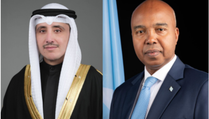 وزير الخارجية الكويتي يتلقى اتصالا هاتفيا من نظيره الصومالى وزير الخارجية الكويتي يتلقى اتصالا هاتفيا من نظيره الصومالى