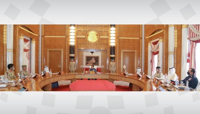 ملك البحرين يترأس اجتماع مجلس الدفاع الأعلى ملك البحرين يترأس اجتماع مجلس الدفاع الأعلى