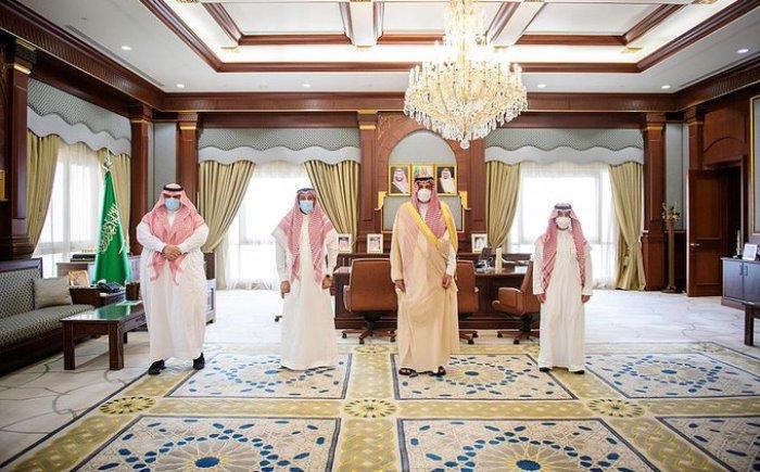 فيصل بن سلمان يطلع على خطة عمل مجلس شباب منطقة المدينة فيصل بن سلمان يطلع على خطة عمل مجلس شباب منطقة المدينة