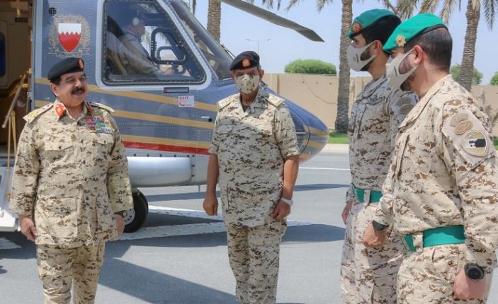 الملك يزور القيادة العامة لقوة دفاع البحرين الملك يزور القيادة العامة لقوة دفاع البحرين