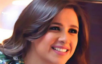ياسمين عبد العزيز تنشر أول صورة لها خلال علاجها في سويسرا