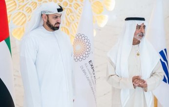 الإمارات.. وزير التسامح والتعايش يتسلم طابع "إكسبو 2020"