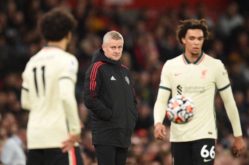 كاراجر: يجب على مانشستر يونايتد الاستعانة بـ مدرب منتخب مصر بعد إهانة ليفربول كاراجر: يجب على مانشستر يونايتد الاستعانة بـ مدرب منتخب مصر بعد إهانة ليفربول