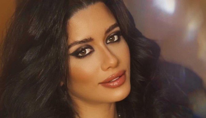 اللبنانية سينتيا خليفة تستمتع بعطلتها الصيفية بهذه الطريقة اللبنانية سينتيا خليفة تستمتع بعطلتها الصيفية بهذه الطريقة