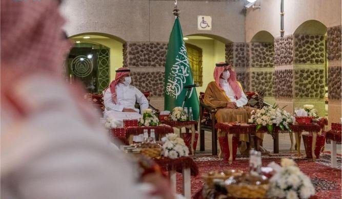 سعود بن خالد يشهد أولى الجلسات الشهرية لـ "ديوانية المقر" سعود بن خالد يشهد أولى الجلسات الشهرية لـ "ديوانية المقر"