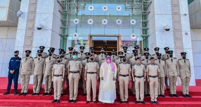 وزير الداخلية الكويتي يدعو الضباط الجدد ليكونوا مثالا يحتذى به وزير الداخلية الكويتي يدعو الضباط الجدد ليكونوا مثالا يحتذى به