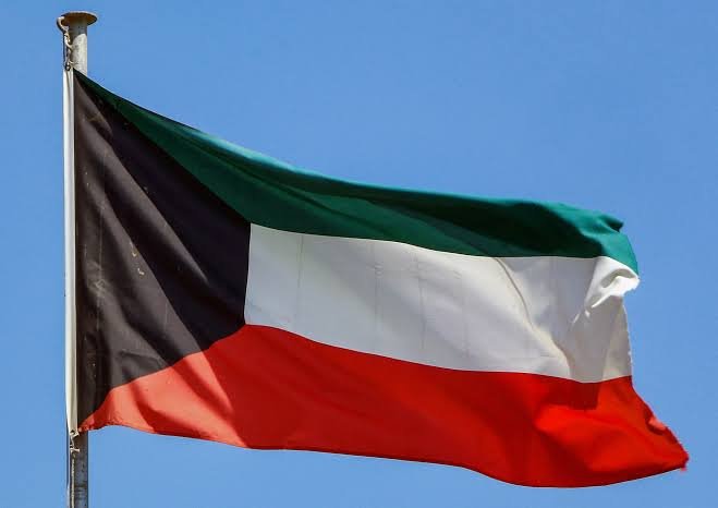 الكويت تستدعي سفيرها في لبنان وتطلب من القائم بأعمال السفارة اللبنانية المغادرة خلال 48 ساعة الكويت تستدعي سفيرها في لبنان وتطلب من القائم بأعمال السفارة اللبنانية المغادرة خلال 48 ساعة