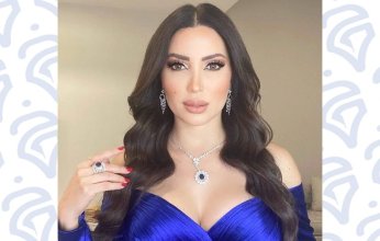 نسرين طافش تتألق بالأزرق في حفل افتتاح مهرجان القاهرة السينمائي الـ43