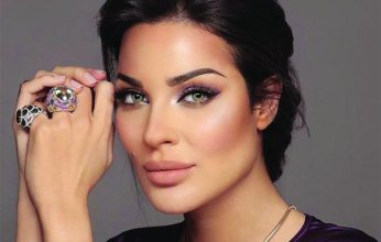 محمد سعد يتغزل في نادين نجيم بعد تقليدها له والأخيرة ترد