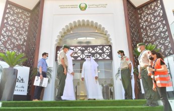 وزير الدفاع الإماراتي يتفقد استعدادات "دبي الدولي للطيران 2021"