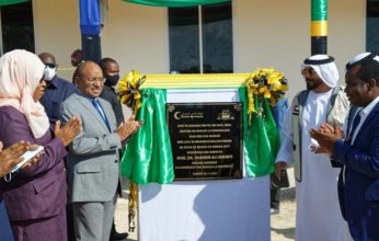 الإمارات.. الهلال الأحمر يفتتح مجمعين سكنيين بمرافقهما الخدمية في إقليم زنجبار