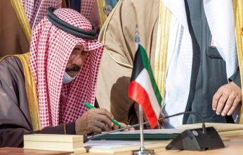 أمير الكويت يوجه رسالة مقتضبة بعد اجتماع مع ولي العهد ورئيس مجلس الأمة