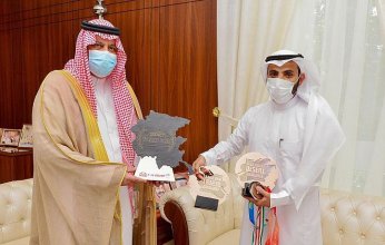 سمو أمير حائل يستقبل بطل الراليات السيف السعودي