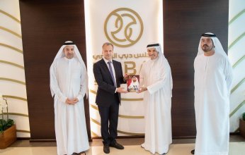 مجلس دبي الرياضي يبحث سبل التعاون مع الاتحاد الدولي للشطرنج