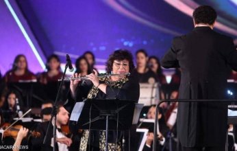 مصر.. وزيرة الثقافة تعزف الفلوت في مهرجان الموسيقى العربية