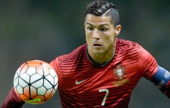 النجم البرتغالي رونالدو يلتحق بمنتخب بلاده استعداداً لمواجهة أيرلندا