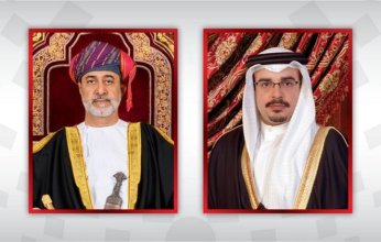 ولي عهد البحرين يتلقى برقية شكر جوابية من سلطان عمان