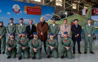 وزير الدفاع القطري يتفقد سير الأعمال في خط إنتاج طائرات التايفون والهوك