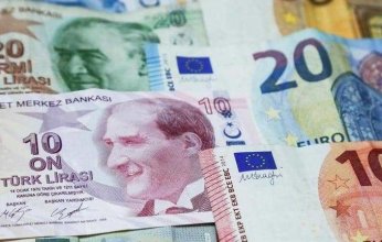 تراجع الليرة التركية إلى أدنى مستوياتها هو بين الأكبر في 2021