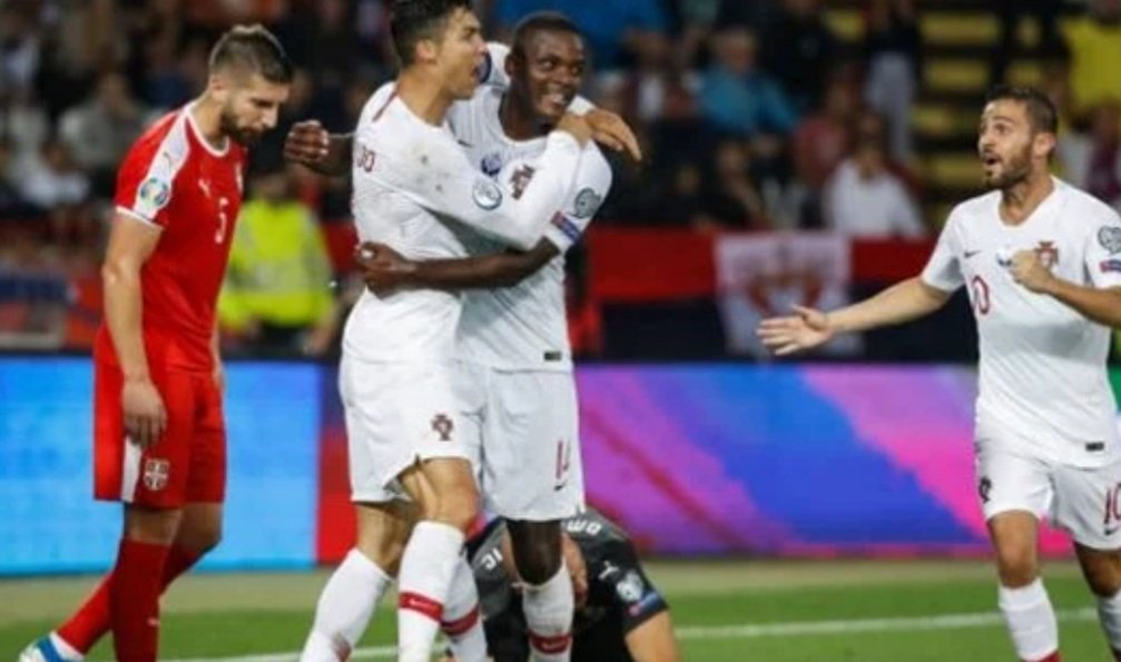 قبل موقعة الليلة.. فرص البرتغال وصربيا لحسم التأهل المباشر لنهائيات كأس العالم قبل موقعة الليلة.. فرص البرتغال وصربيا لحسم التأهل المباشر لنهائيات كأس العالم