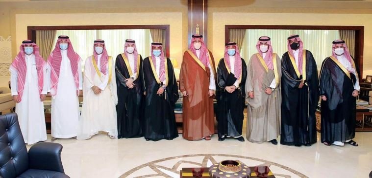 نائب أمير الشرقية يلتقي رئيس وأعضاء مجلس إدارة نادي القادسية نائب أمير الشرقية يلتقي رئيس وأعضاء مجلس إدارة نادي القادسية