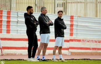كارتيرون يطالب لاعبي الزمالك بعدم الانشغال بالتغييرات الإدارية في النادي