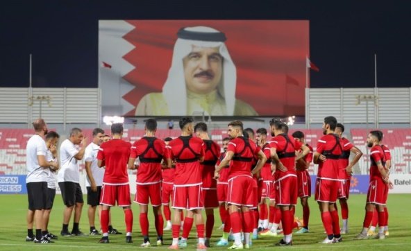 سوزا يستدعي 28 لاعبا لتجمع المنتخب البحريني لكرة القدم سوزا يستدعي 28 لاعبا لتجمع المنتخب البحريني لكرة القدم
