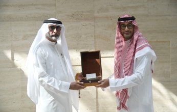 وزير الدولة لشؤون الدفاع الإمارتي يزور جناحي السعودية وسنغافورة في اكسبو 2020 دبي