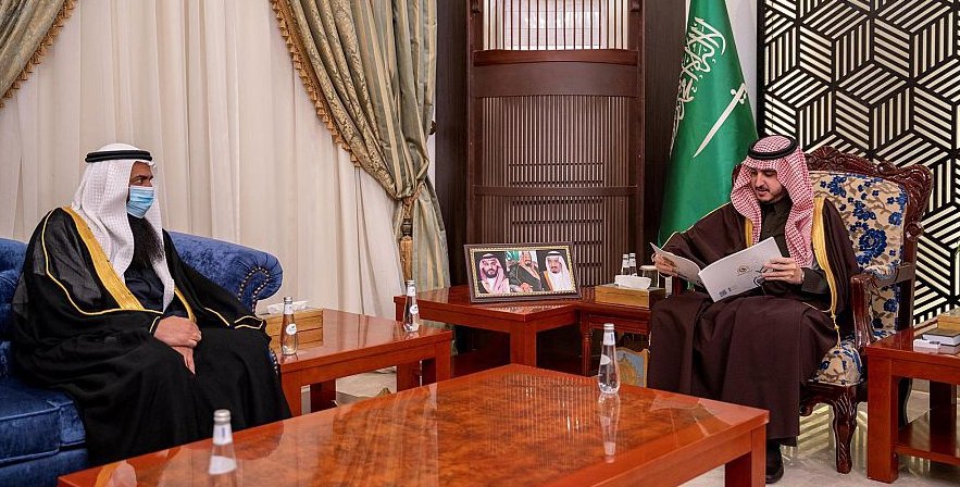 أمير الجوف يستقبل مدير فرع مؤسسة الراجحي الخيرية أمير الجوف يستقبل مدير فرع مؤسسة الراجحي الخيرية