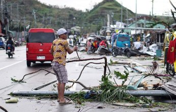 إعصار الفلبين يقتل 108 شخص ويجبر 300 ألف أخرين على الفرار