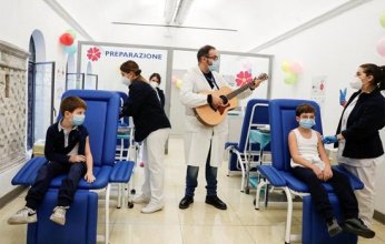 على أنغام الموسيقى.. حملة الاتحاد الاوروبي لتطعيم الاطفال