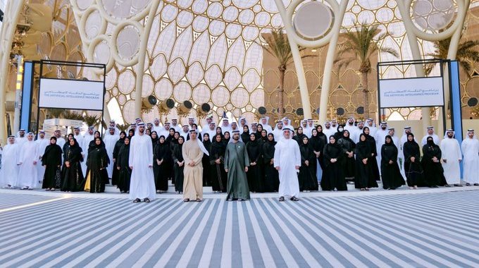 حاكم دبي يكرم 240 خريجا في برنامج الذكاء الاصطناعي حاكم دبي يكرم 240 خريجا في برنامج الذكاء الاصطناعي