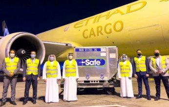 أبوظبي تتسلم شحنة عقار "إيفوشيلد" الجديد لعلاج فيروس كورونا