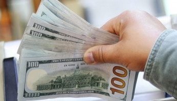 وصل لأدنى مستوياته.. «الدولار» يدفع ثمن تفاؤل المستثمرين