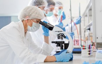 ما أسباب الانتشار السريع لـ «أوميكرون».. وأين تكمن خطورته؟