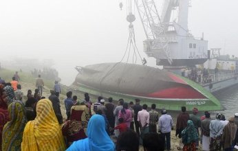 مقتل 38 شخصا جراء حريق في عبارة ببنجلاديش